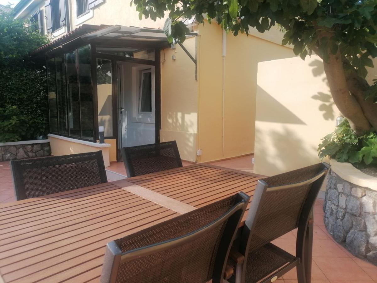 Apartment Ela, Kostrena Rijeka Buitenkant foto